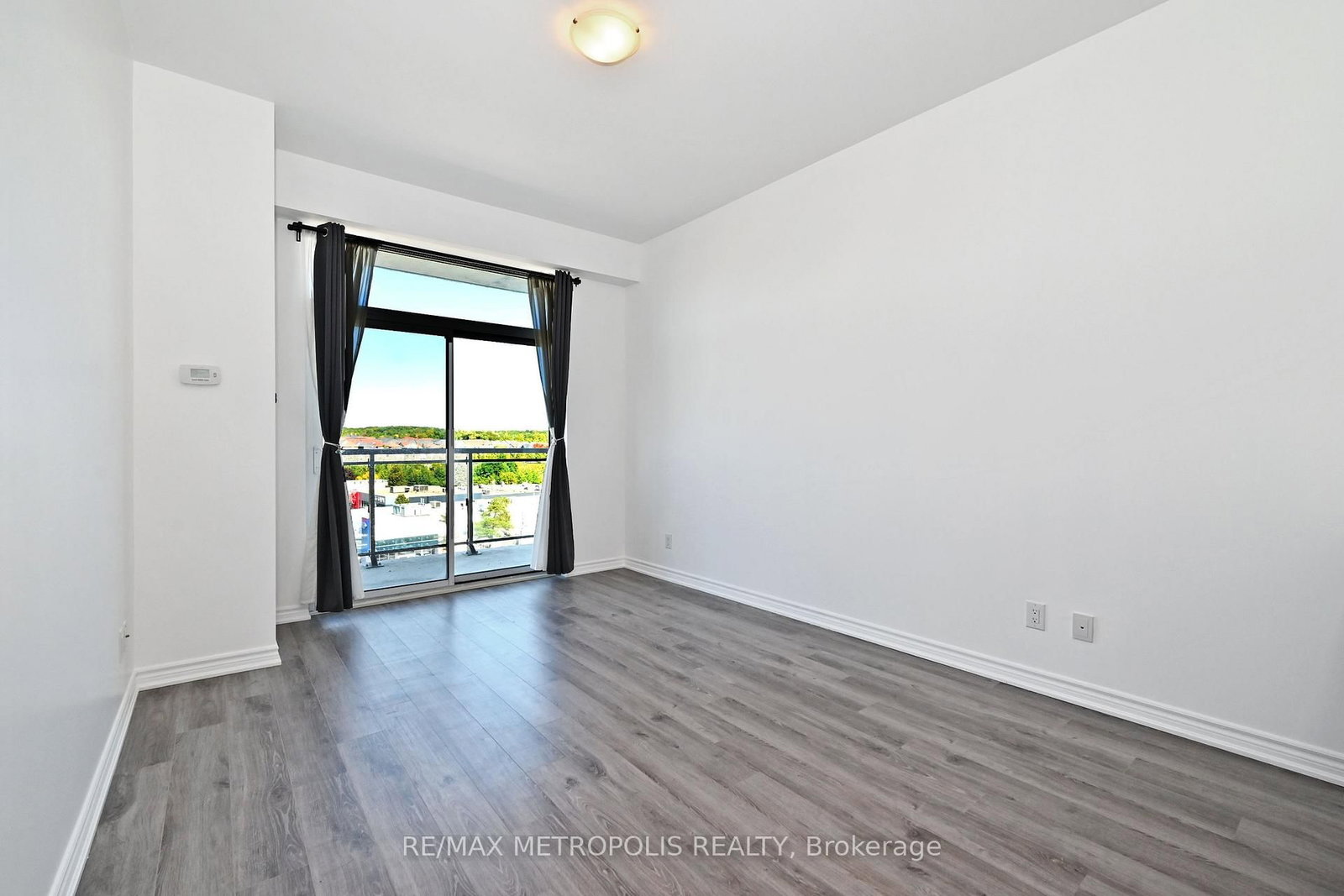 11611 Yonge Street, Unit 809 - Photo 11