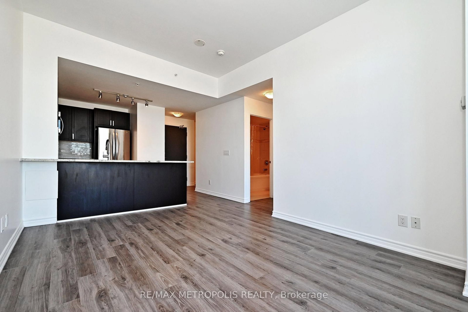 11611 Yonge Street, Unit 809 - Photo 12