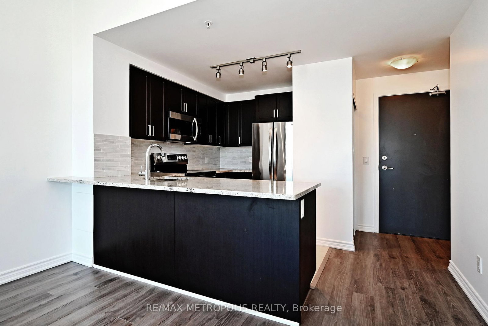 11611 Yonge Street, Unit 809 - Photo 15