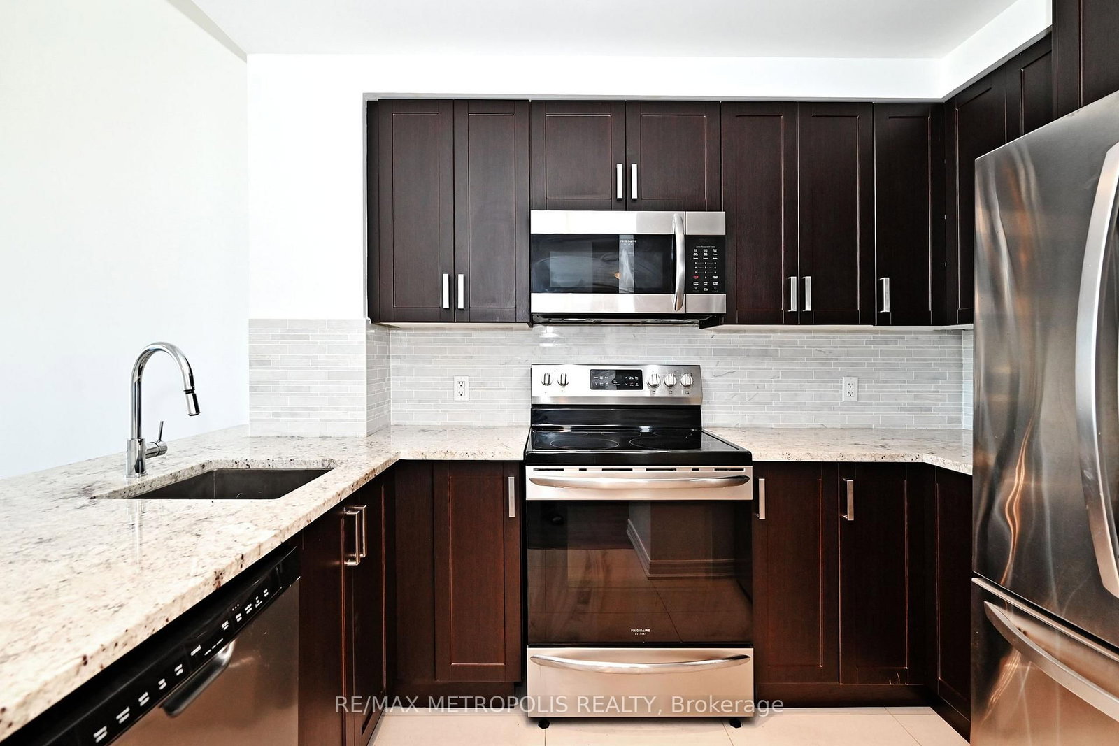 11611 Yonge Street, Unit 809 - Photo 20