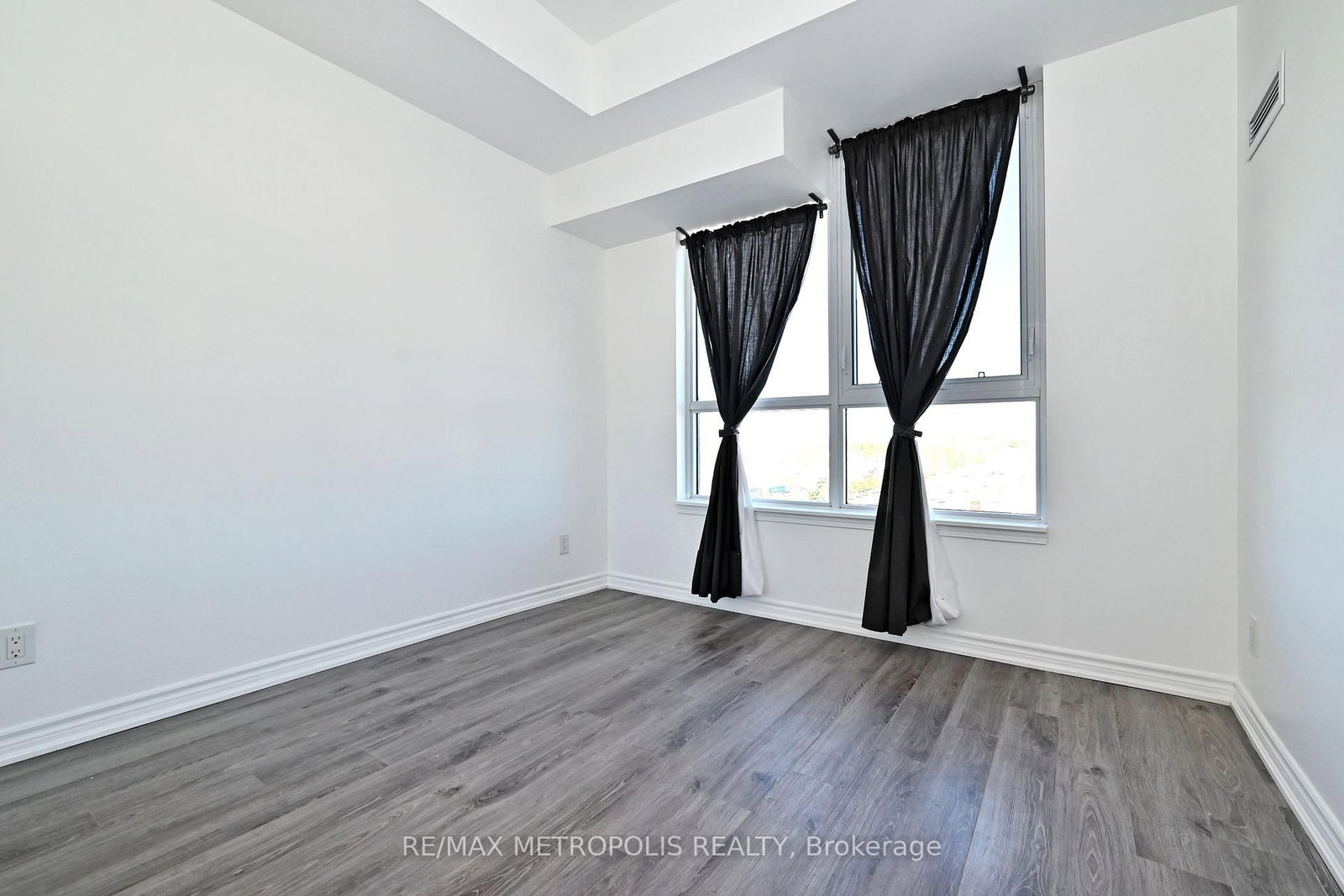 11611 Yonge Street, Unit 809 - Photo 23