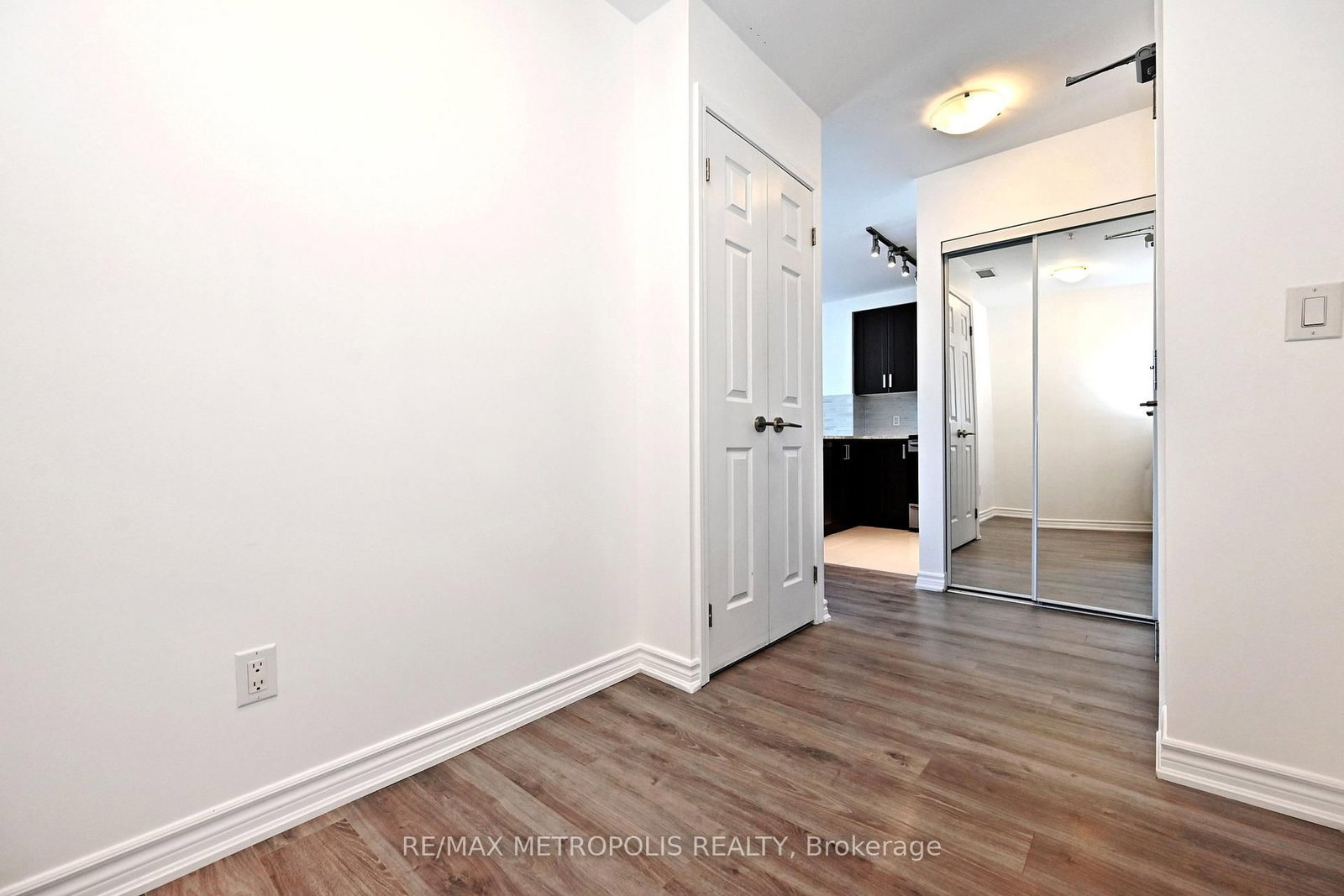11611 Yonge Street, Unit 809 - Photo 32