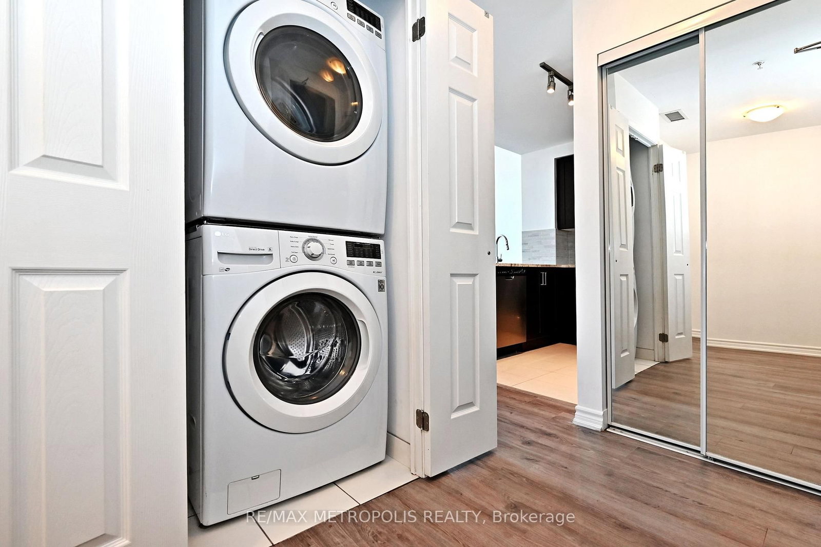 11611 Yonge Street, Unit 809 - Photo 33