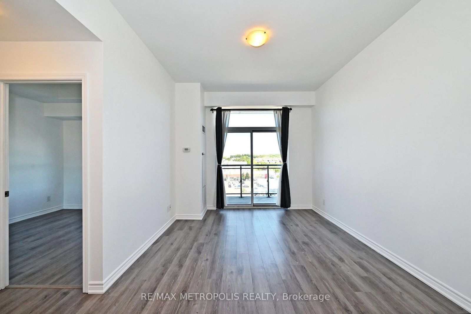 11611 Yonge Street, Unit 809 - Photo 8