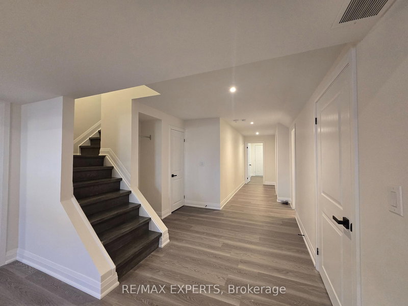 Bsmt - 42 Watershed Gate, East Gwillimbury, L9N 0Y6 | Image 3