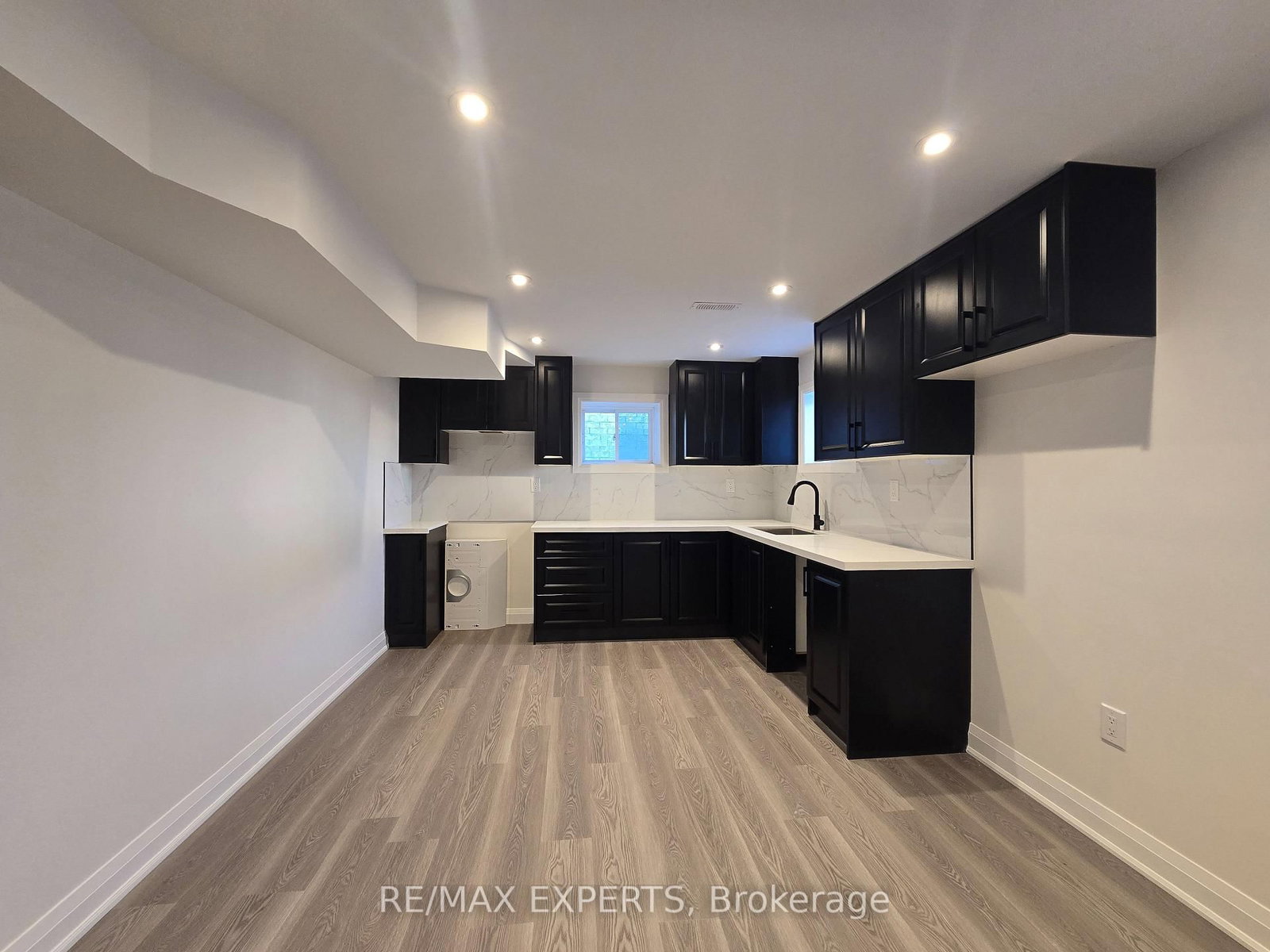 42 Watershed Gate, Unit Bsmt - Photo 4