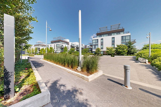 10 - 233 Broward Way