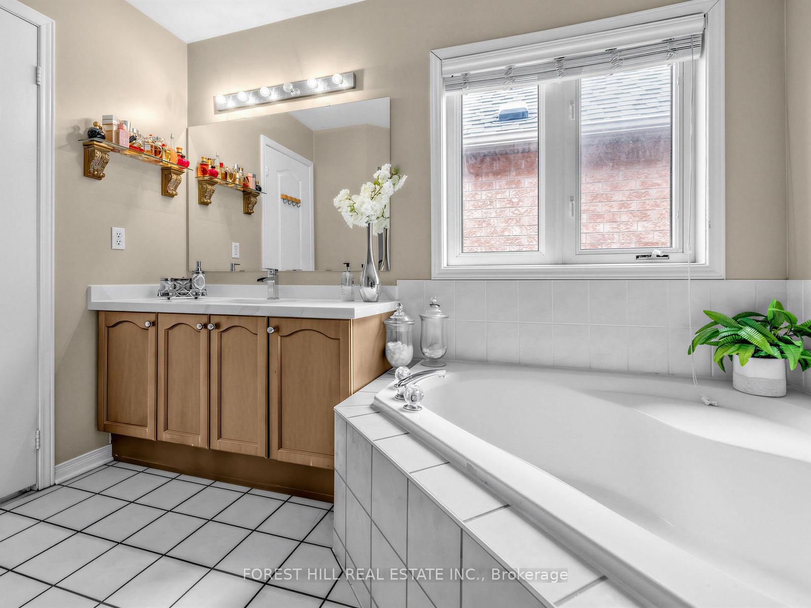 Detached House for sale at 65 Victoria Wood Avenue, Markham, Ontario, L6E 1K2 - Greensborough - MLS: N13007470