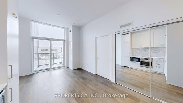 211 - 60 Honeycrisp Crescent