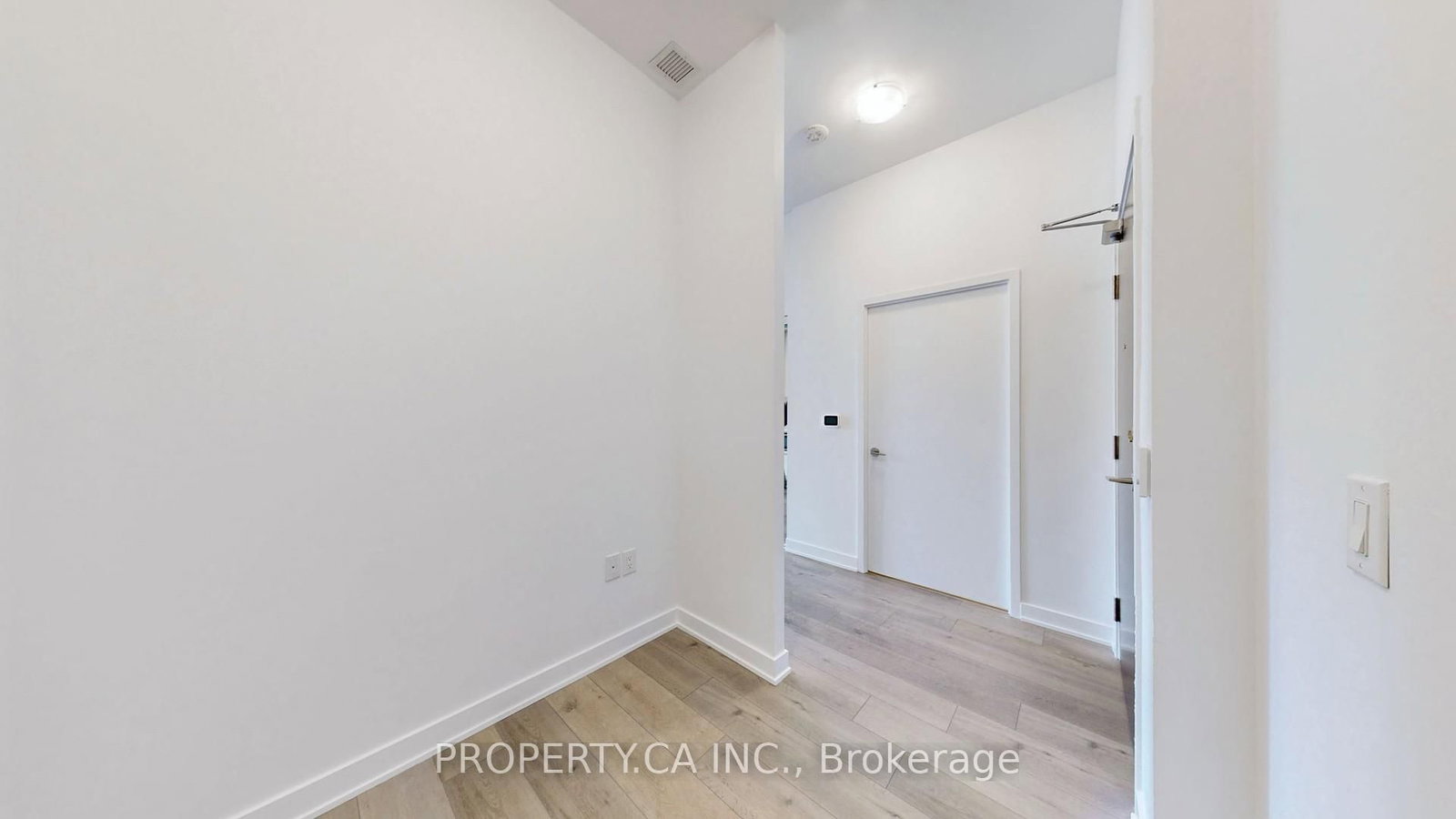 60 Honeycrisp Crescent, Unit 211 - Photo 8