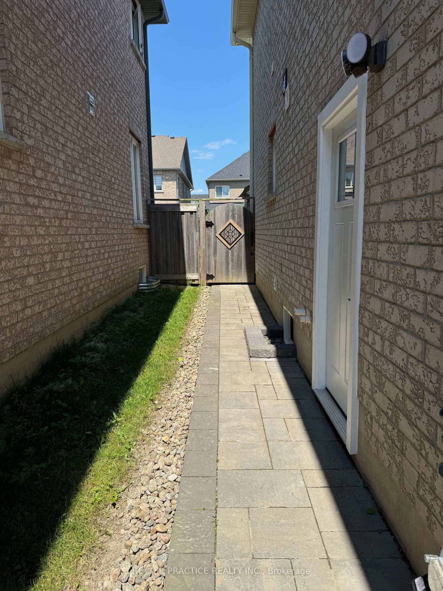 54 Weir Street, Unit Basemen - Photo 2