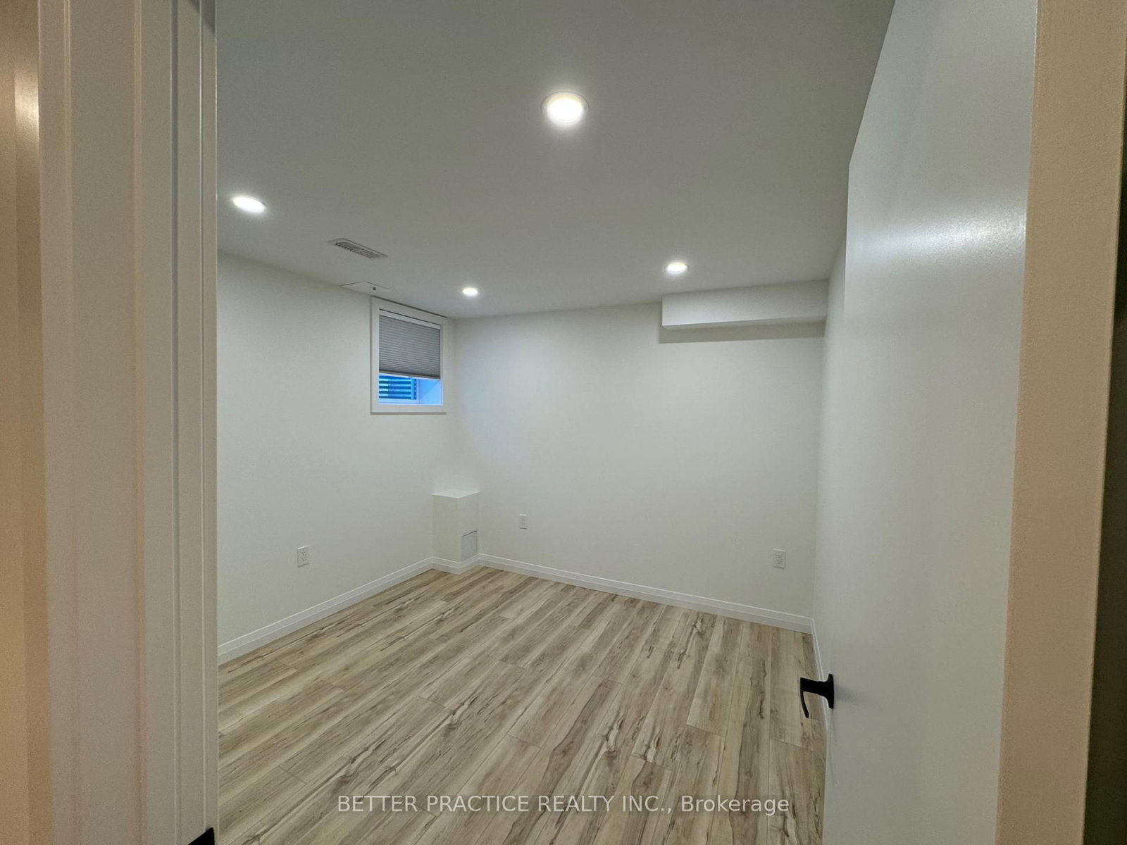 54 Weir Street, Unit Basemen - Photo 8