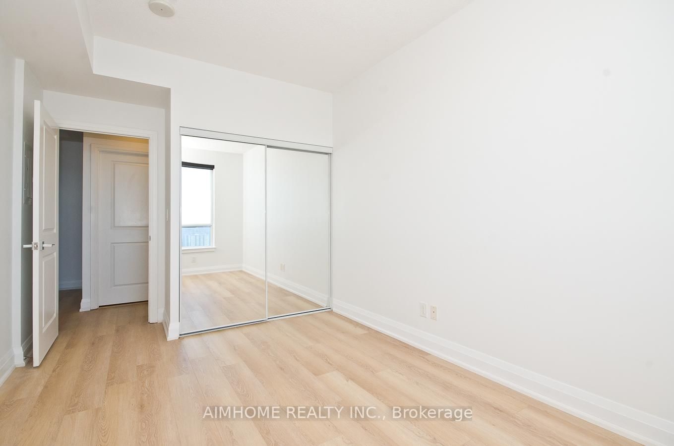 7171 Yonge Street, Unit 2310 - Photo 9
