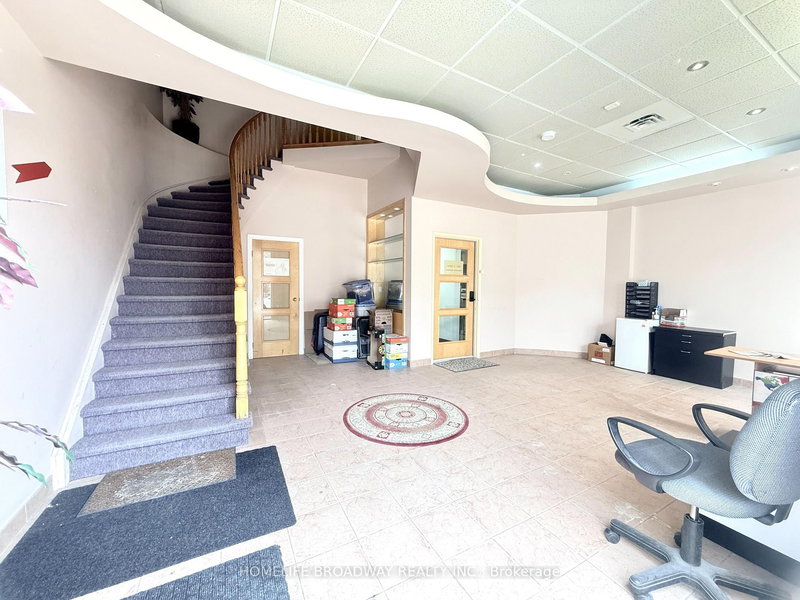 8 - 30 Wertheim Crt, Richmond Hill, L4B 1B9 | Image 3