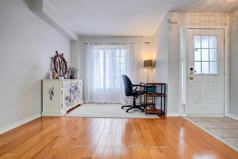 274 Flagstone Way, Newmarket, L3X 2Y1 | Image 3