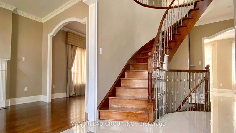 47 Frybrook Cres, Richmond Hill, L4B 4B9 | Image 3