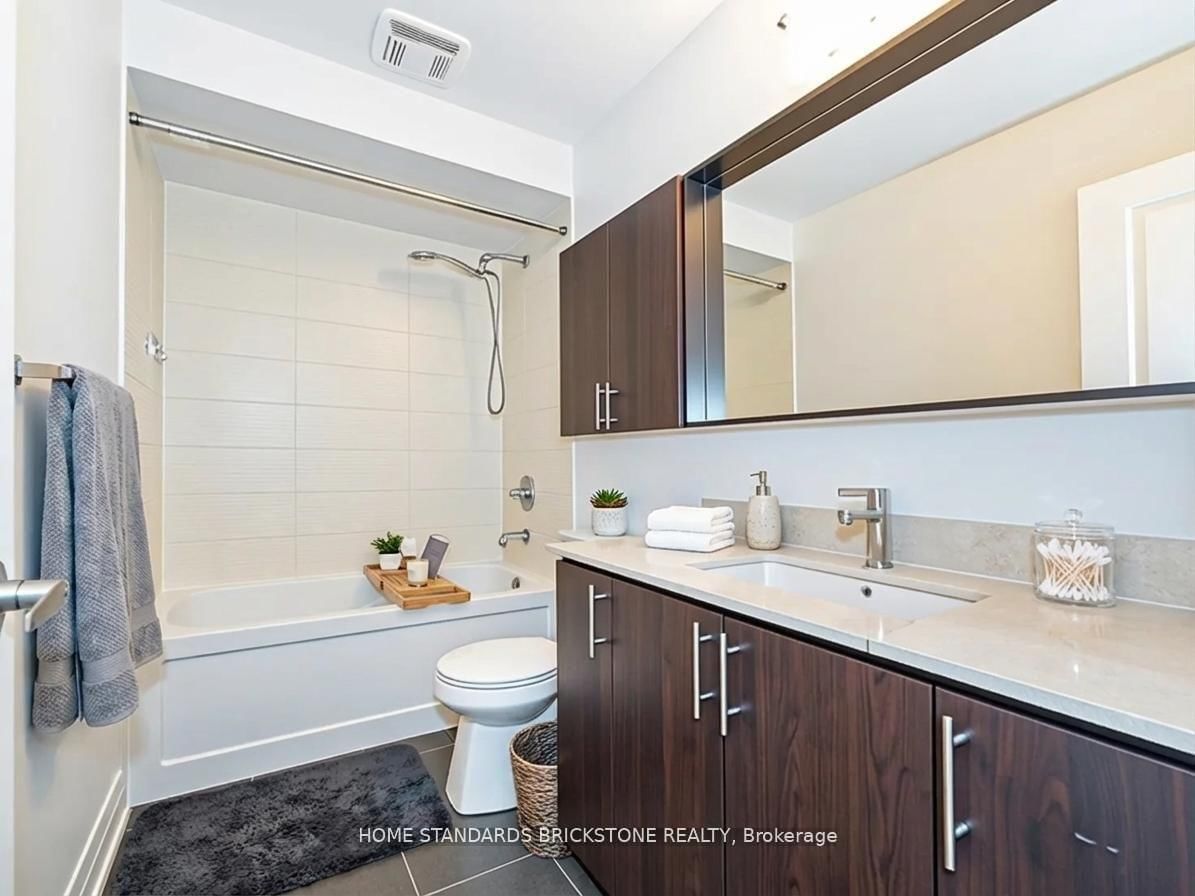 382 Highway 7 E, Unit TH15 - Photo 7