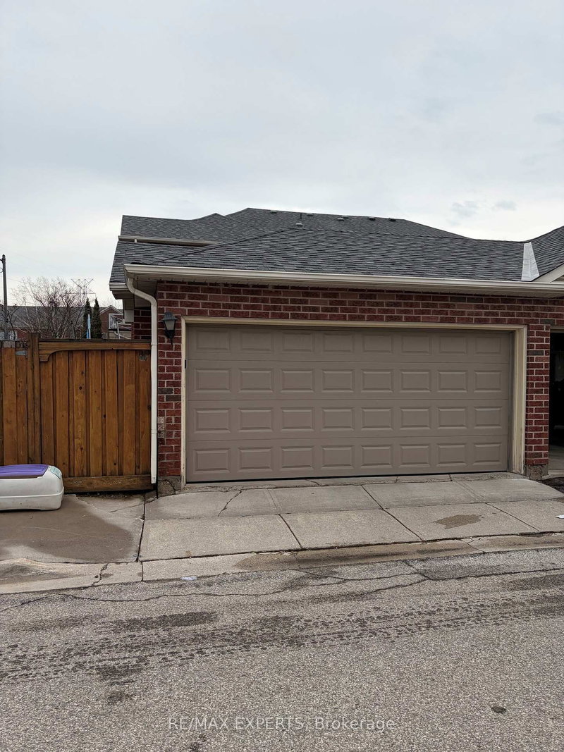 672 Napa Valley Ave, Vaughan, L4H 2J1 | Image 2