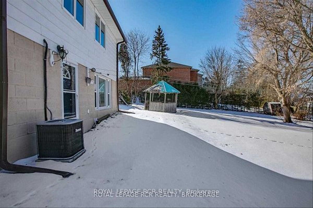 254 Simcoe Road • Bradford West Gwillimbury, ON photo 15