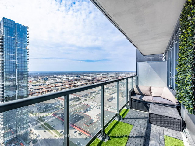 3510 - 7895 Jane Street