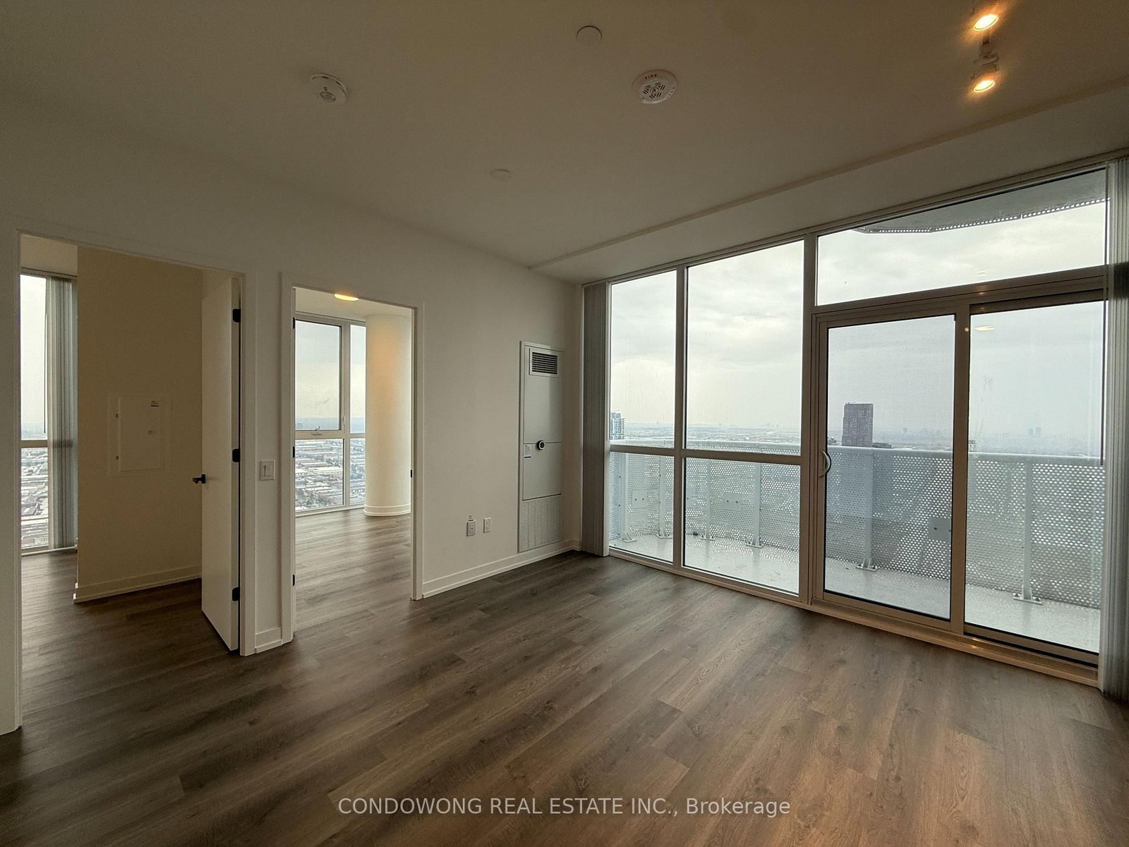 8 Interchange Way, Unit 6006 - Photo 3