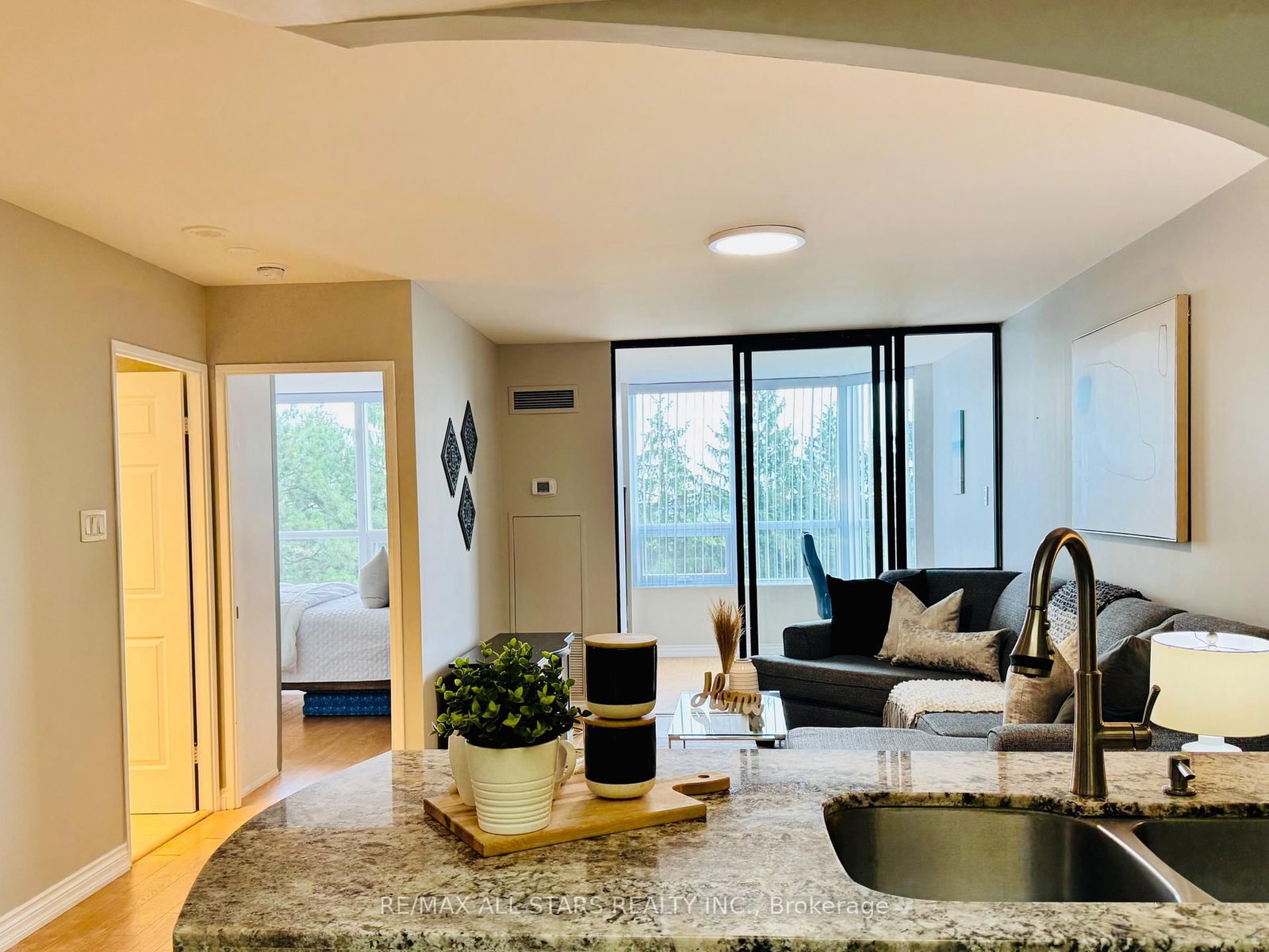 7601 Bathurst Street • #402 • Vaughan, ON photo 8