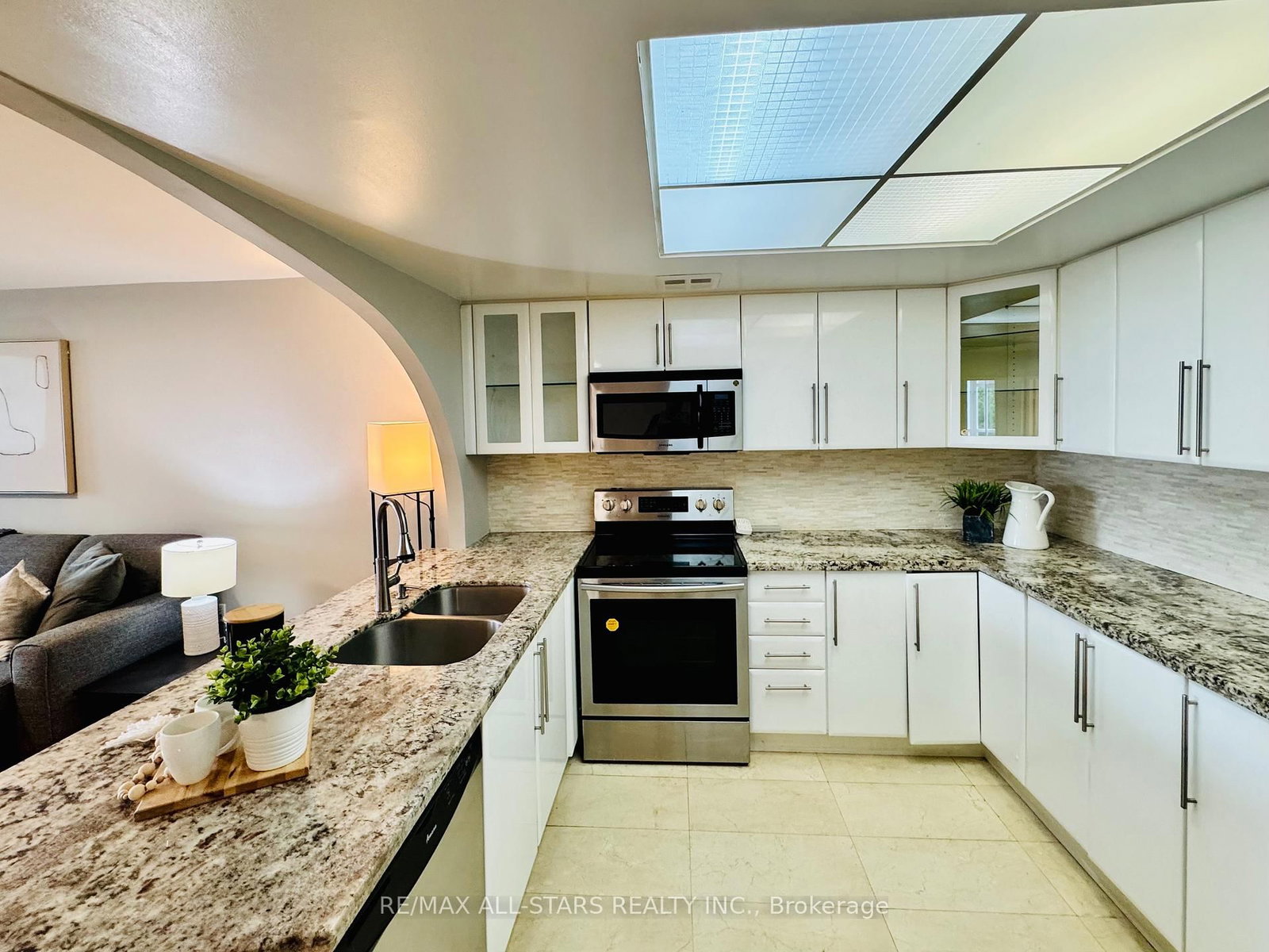 7601 Bathurst Street • #402 • Vaughan, ON photo 9