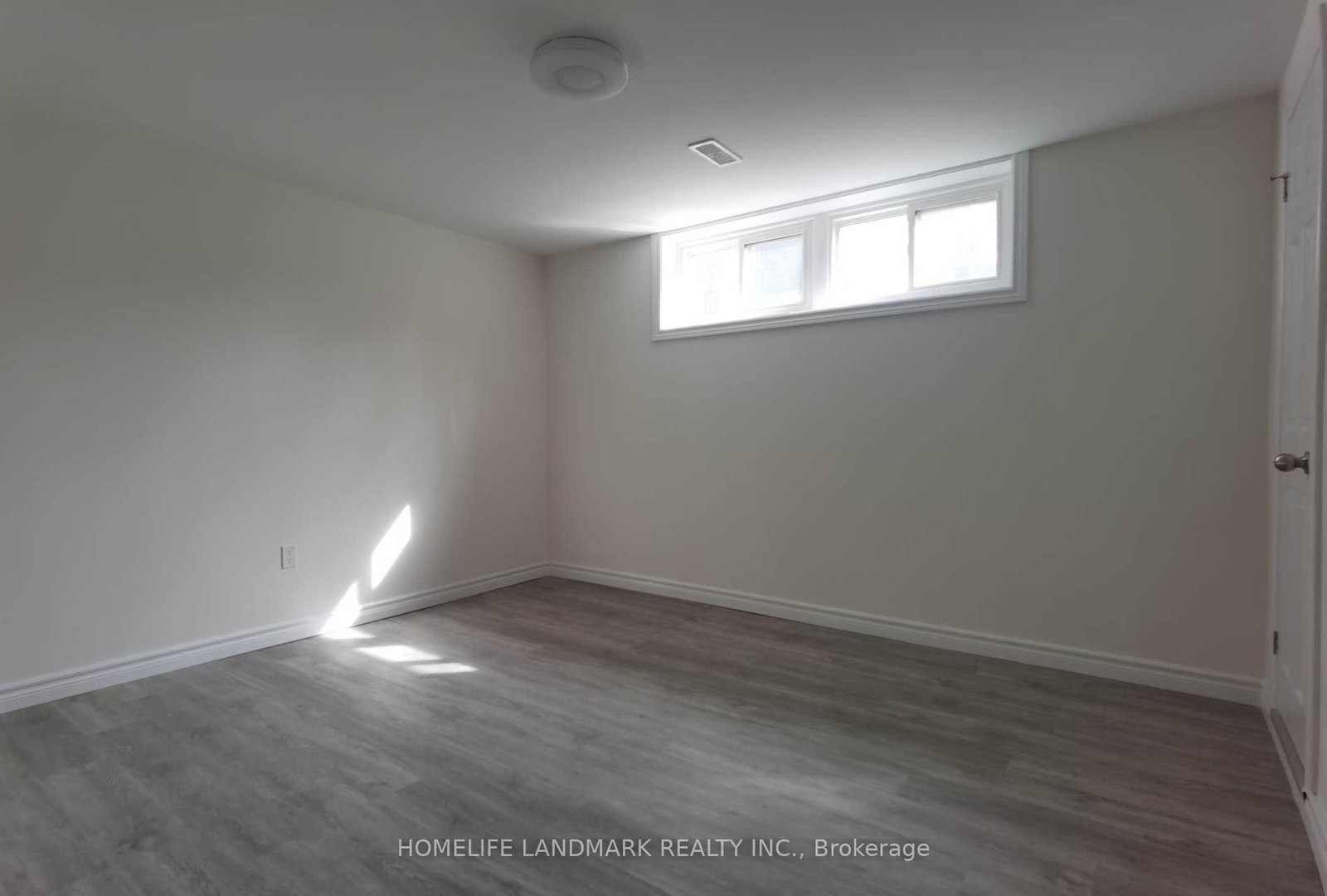 1052 Elgin Street, Unit Lower - Photo 9