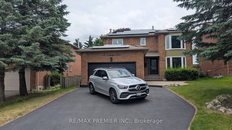 74 Attridge Dr, Aurora, L4G 6J4 | Image 2