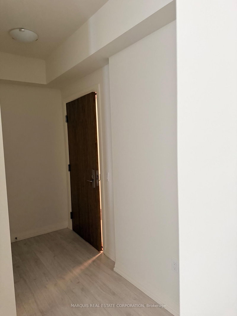 2111 - 27 Korda Gate, Vaughan, L4K 2M9 | Image 2