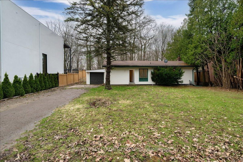 97 Park Cres, Richmond Hill, L4E 3J5 | Image 2