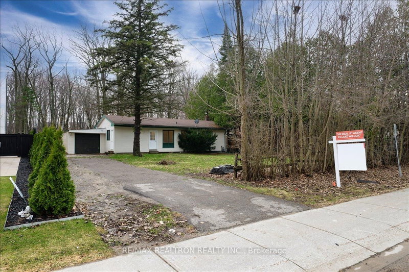 97 Park Cres, Richmond Hill, L4E 3J5 | Image 3