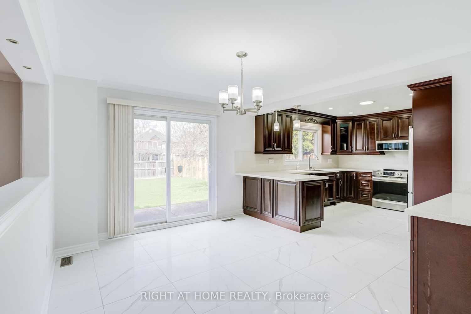 Detached House for sale at 46 Hewlett Crescent, Markham, Ontario, L3P 7J8 - Markville - MLS: N13009654