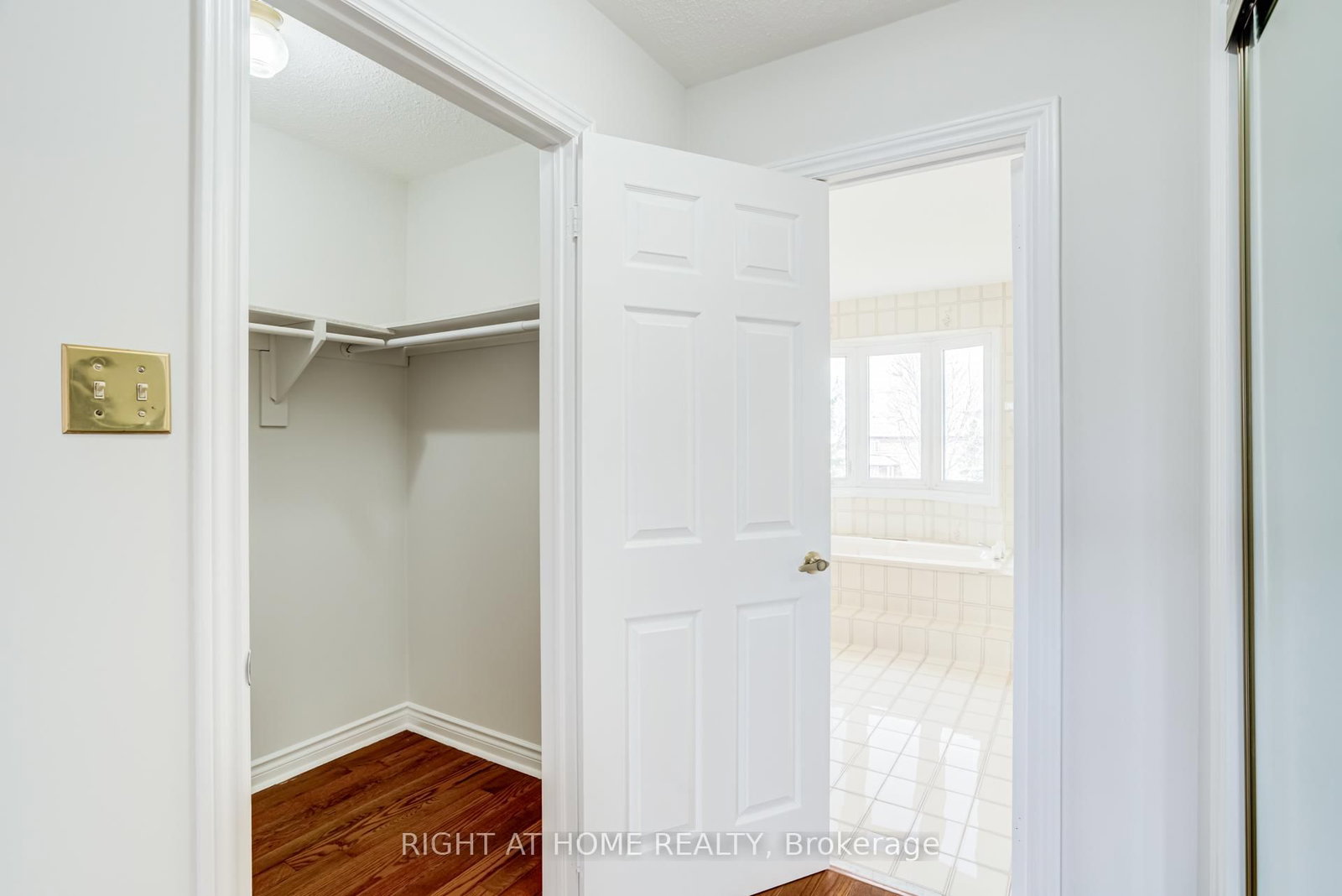 Detached House for sale at 46 Hewlett Crescent, Markham, Ontario, L3P 7J8 - Markville - MLS: N13009654