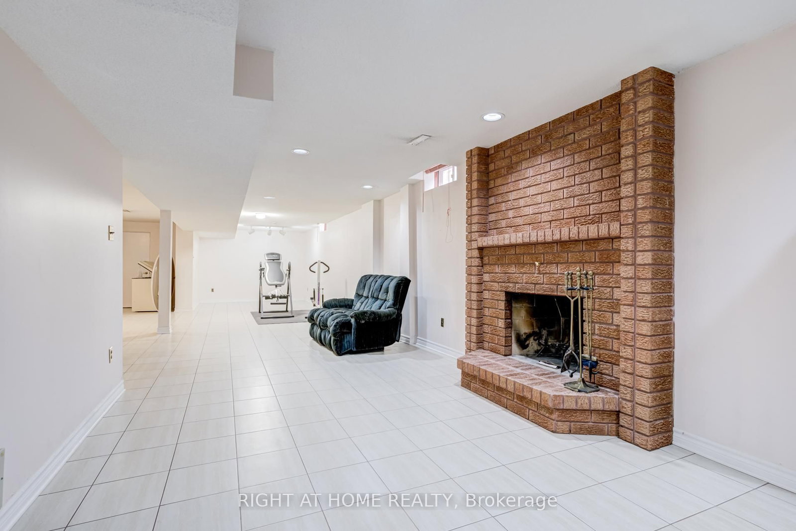 Detached House for sale at 46 Hewlett Crescent, Markham, Ontario, L3P 7J8 - Markville - MLS: N13009654