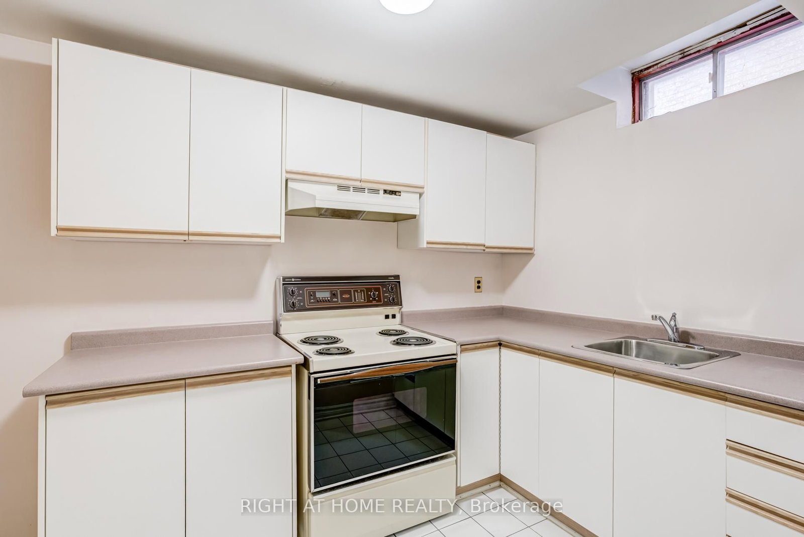 Detached House for sale at 46 Hewlett Crescent, Markham, Ontario, L3P 7J8 - Markville - MLS: N13009654