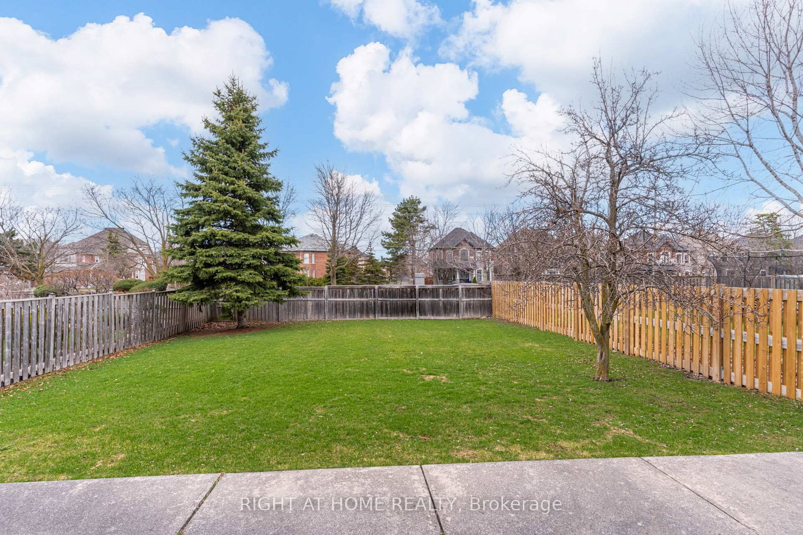 Detached House for sale at 46 Hewlett Crescent, Markham, Ontario, L3P 7J8 - Markville - MLS: N13009654