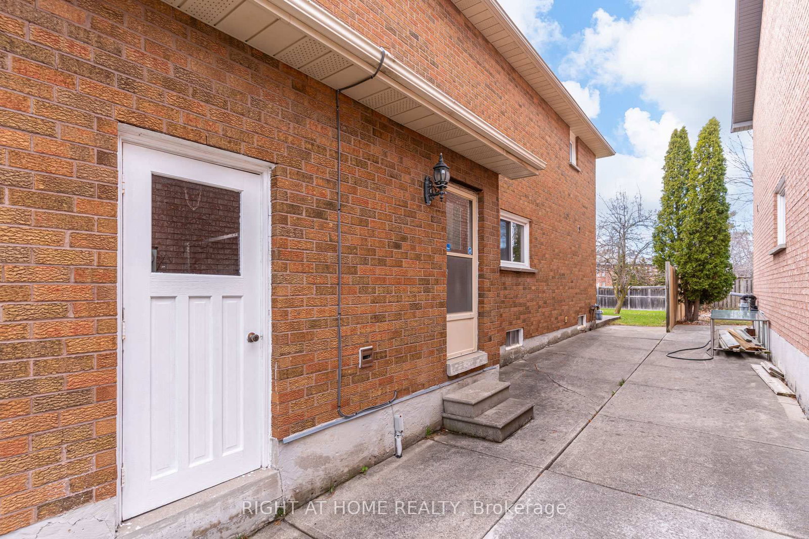 Detached House for sale at 46 Hewlett Crescent, Markham, Ontario, L3P 7J8 - Markville - MLS: N13009654