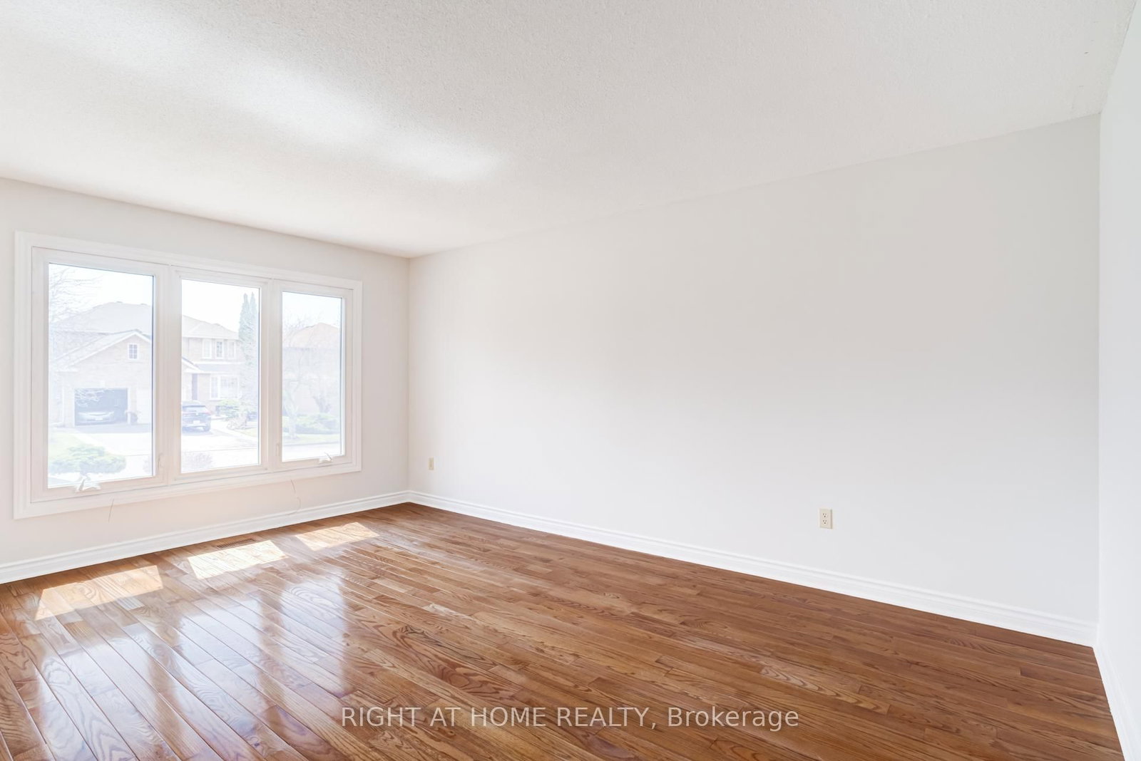 Detached House for sale at 46 Hewlett Crescent, Markham, Ontario, L3P 7J8 - Markville - MLS: N13009654