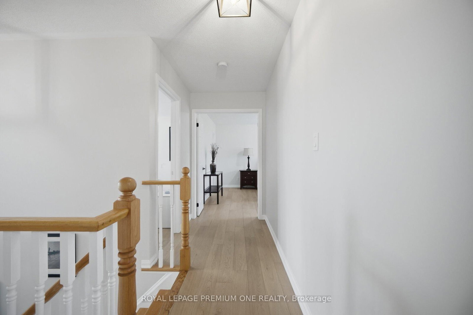 Detached House for sale at 21 Ocean Avenue, Vaughan, Ontario, L6A 2X7 - Vellore Village - MLS: N13009658