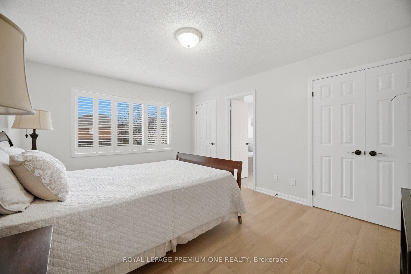 Detached House for sale at 21 Ocean Avenue, Vaughan, Ontario, L6A 2X7 - Vellore Village - MLS: N13009658