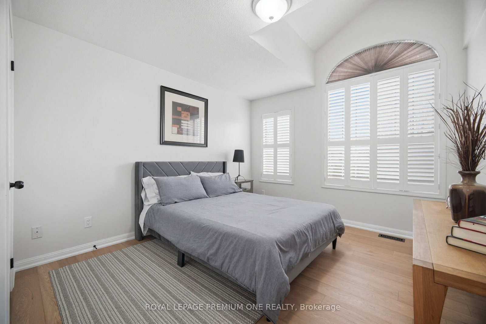 Detached House for sale at 21 Ocean Avenue, Vaughan, Ontario, L6A 2X7 - Vellore Village - MLS: N13009658