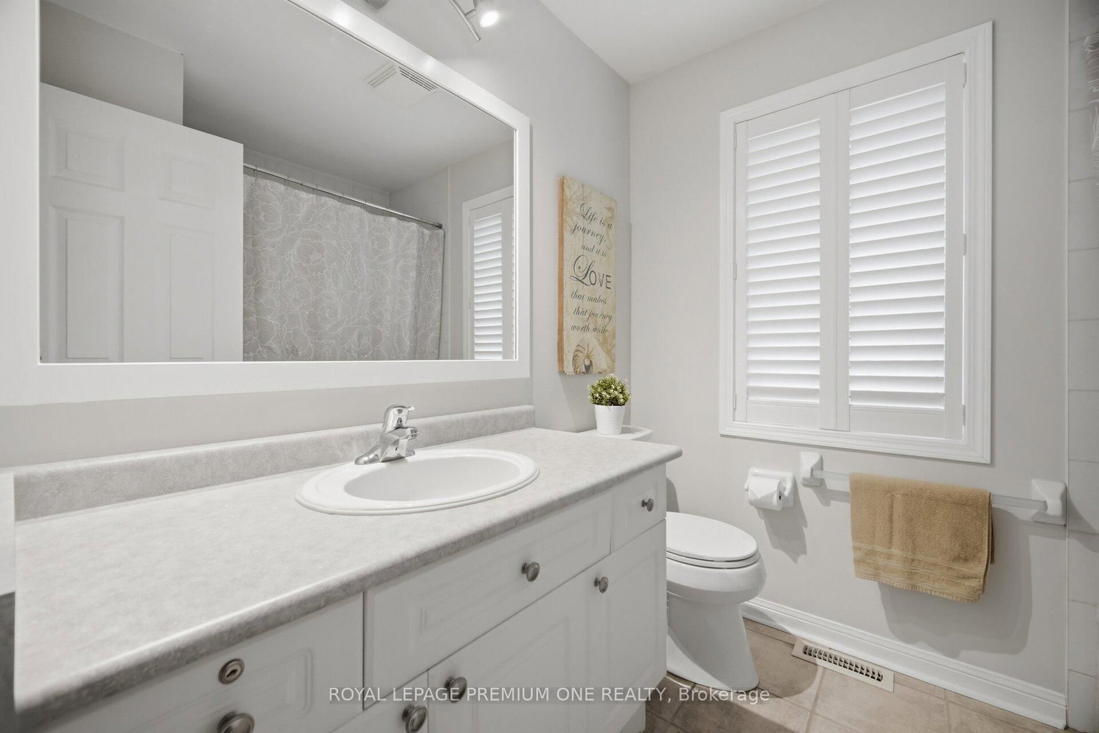 Detached House for sale at 21 Ocean Avenue, Vaughan, Ontario, L6A 2X7 - Vellore Village - MLS: N13009658