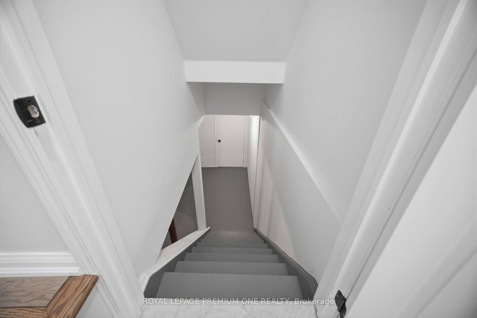 Detached House for sale at 21 Ocean Avenue, Vaughan, Ontario, L6A 2X7 - Vellore Village - MLS: N13009658