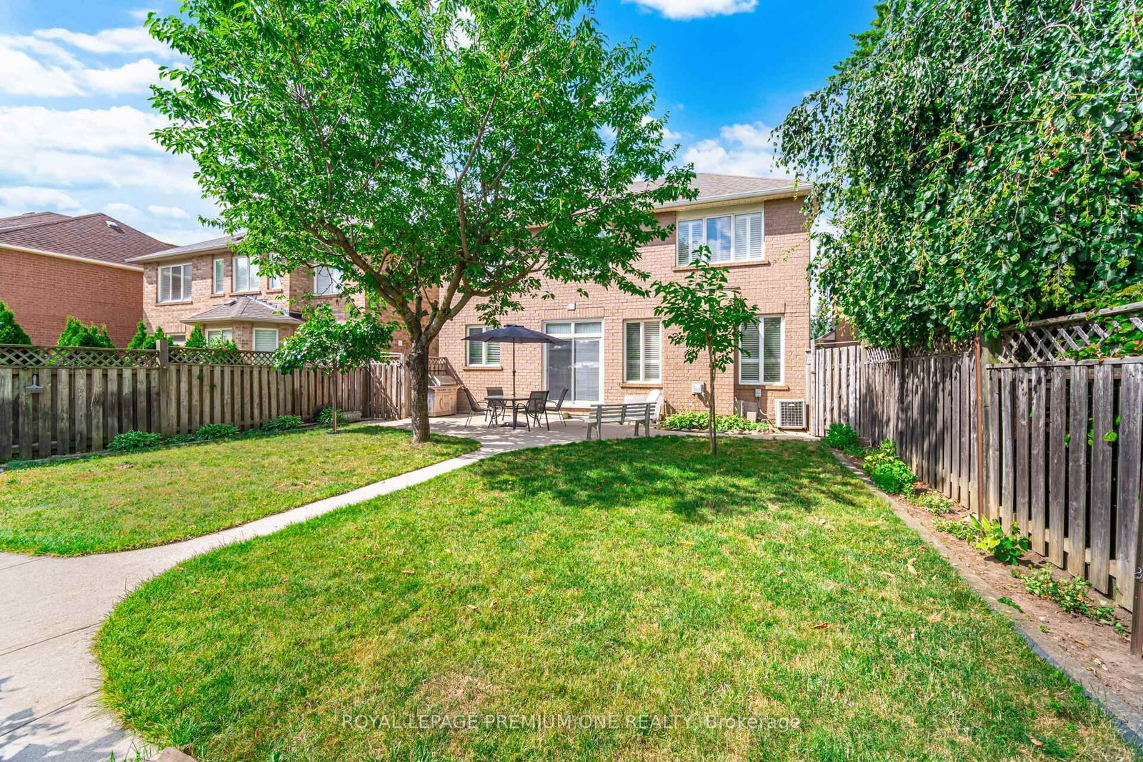 Detached House for sale at 21 Ocean Avenue, Vaughan, Ontario, L6A 2X7 - Vellore Village - MLS: N13009658