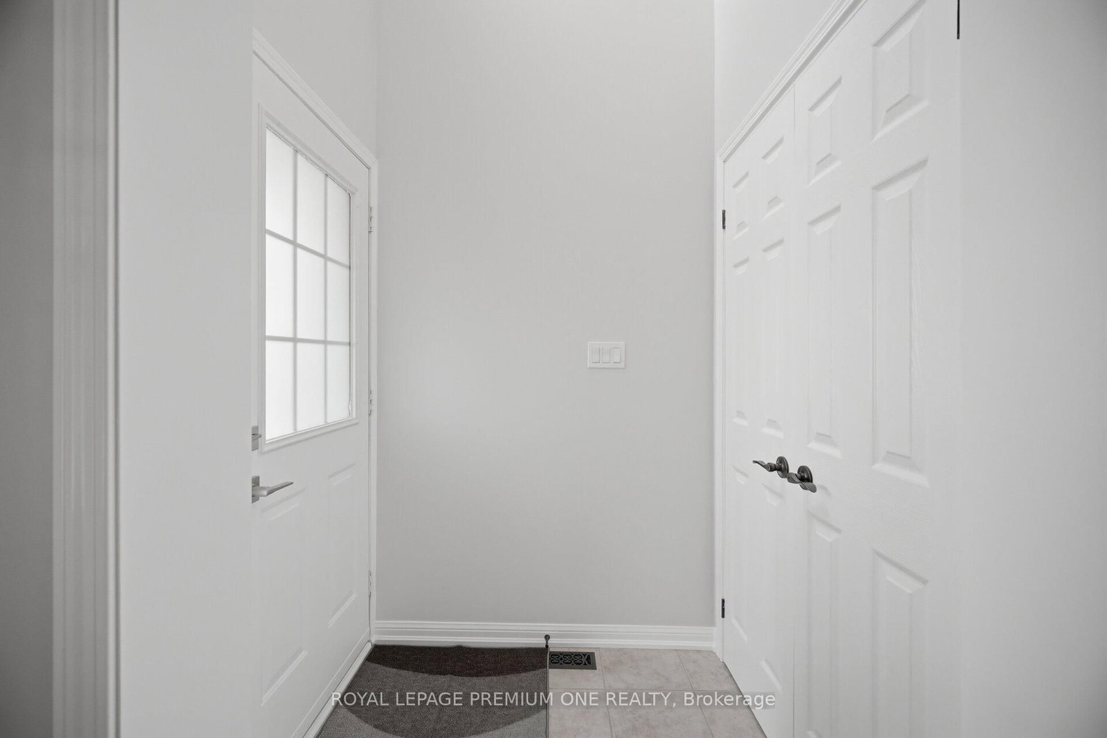 Detached House for sale at 21 Ocean Avenue, Vaughan, Ontario, L6A 2X7 - Vellore Village - MLS: N13009658