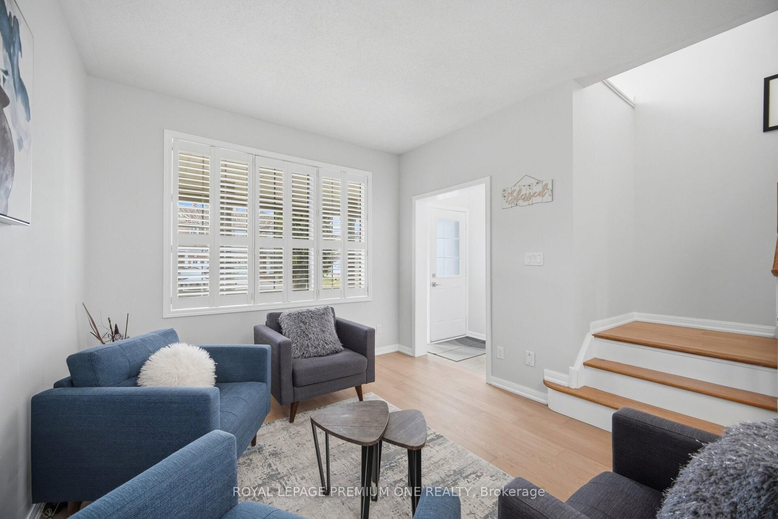 Detached House for sale at 21 Ocean Avenue, Vaughan, Ontario, L6A 2X7 - Vellore Village - MLS: N13009658