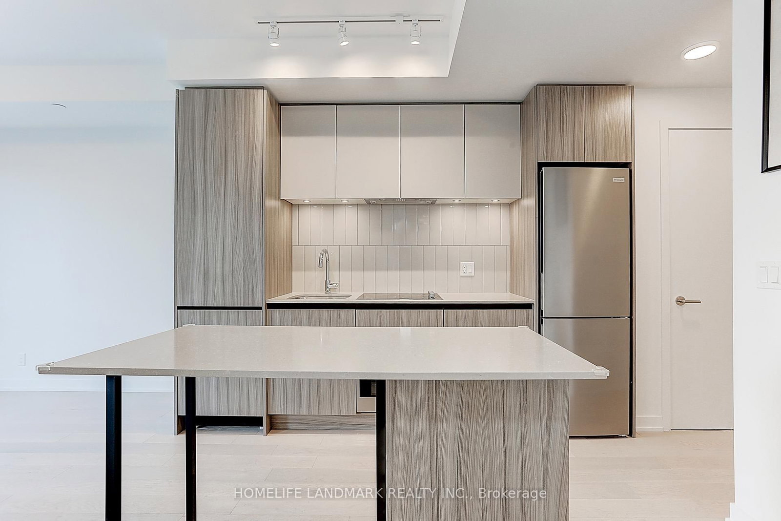 7950 Bathurst Street, Unit B-532 - Photo 11