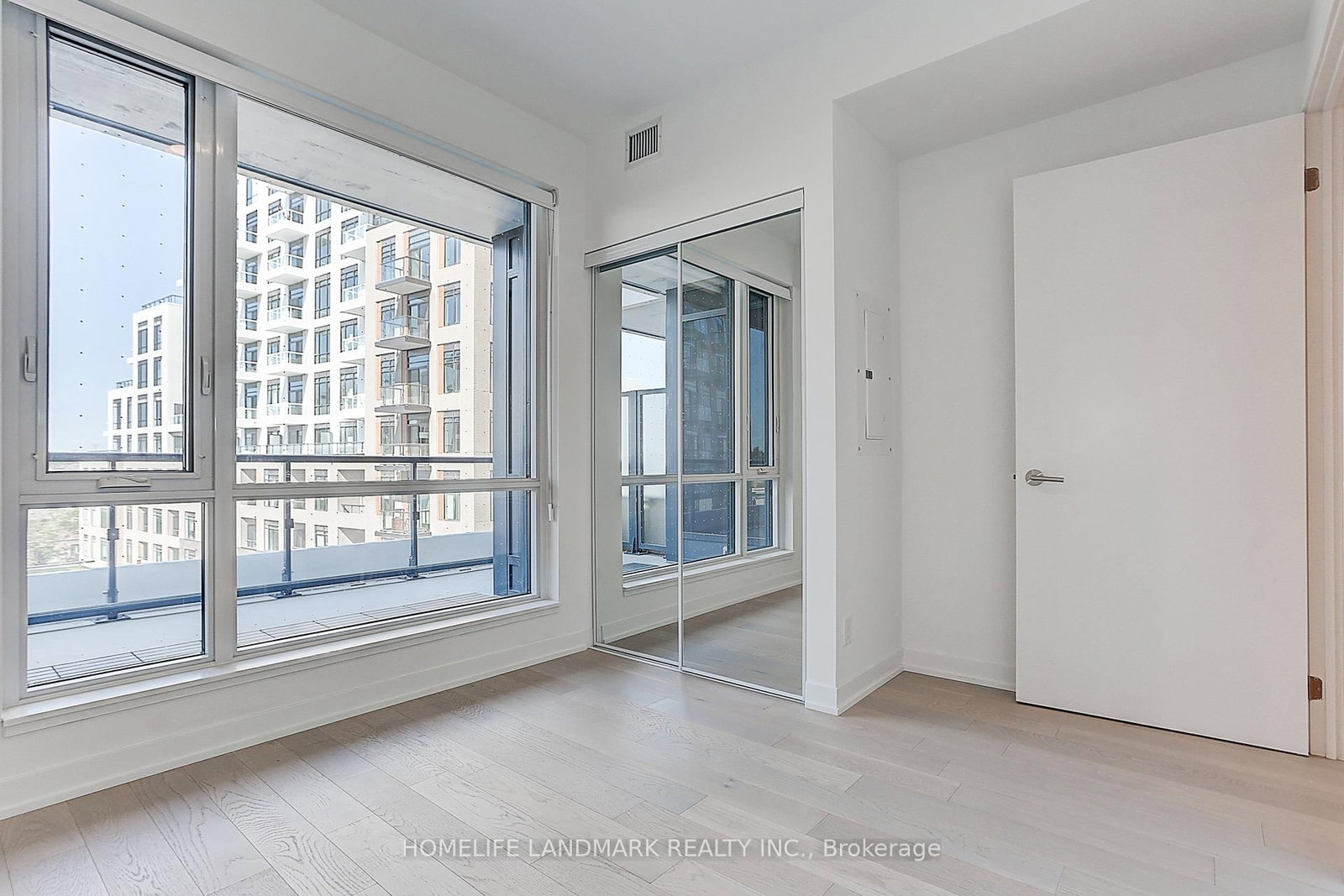 7950 Bathurst Street, Unit B-532 - Photo 23