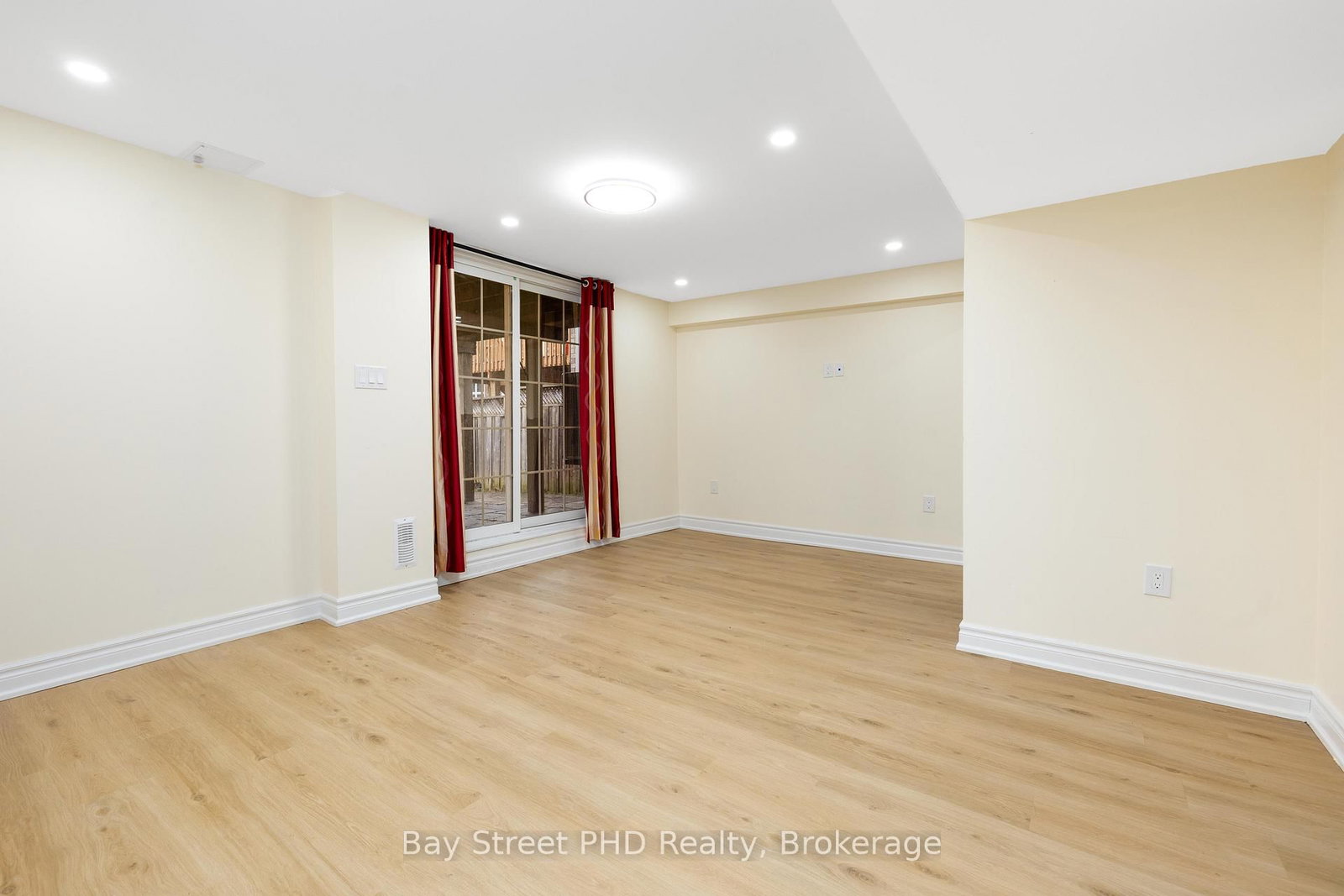 37 Macadam Road, Unit Basement - Photo 8